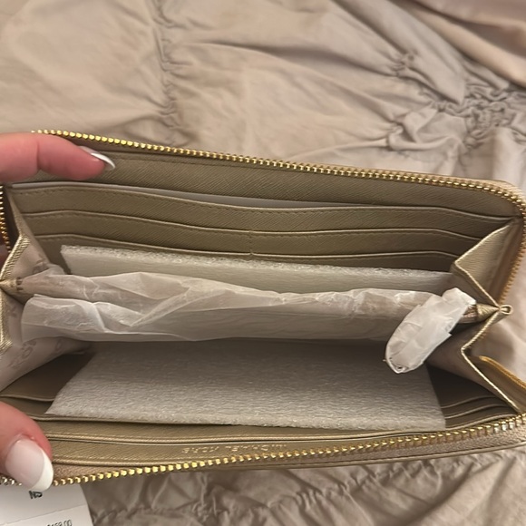 Wallet - Picture 2 of 3